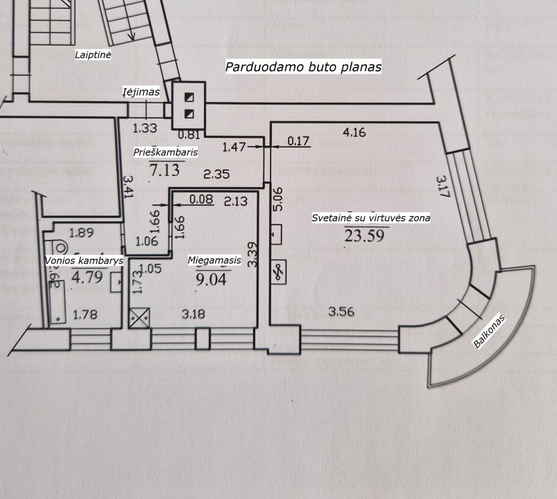 Išskirtinėje vietoje parduodamas suremontuotas 2 kambarių butas su vaizdu į miesto centrinį bulvarą, Vilniaus g. 169, Šiauliai.