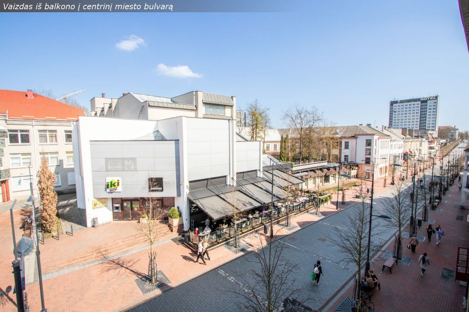 Išskirtinėje vietoje parduodamas suremontuotas 2 kambarių butas su vaizdu į miesto centrinį bulvarą, Vilniaus g. 169, Šiauliai.