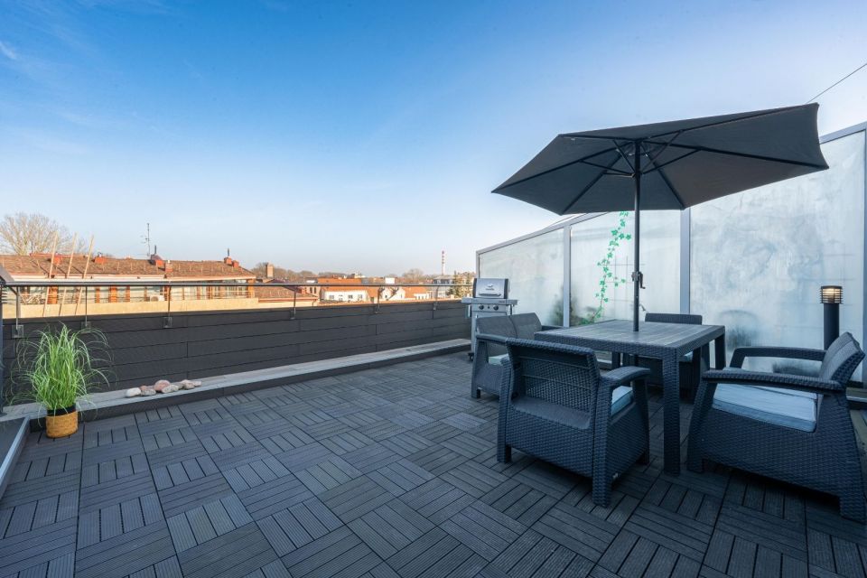 IŠSKIRTINIAI MANSARDINIAI APARTAMENTAI SU ĮSPŪDINGA TERASA KLAIPĖDOS CENTRE, H.MANTO G. 31A