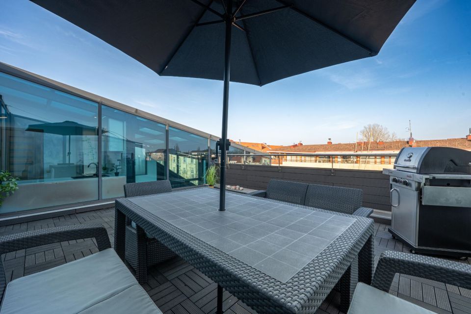 IŠSKIRTINIAI MANSARDINIAI APARTAMENTAI SU ĮSPŪDINGA TERASA KLAIPĖDOS CENTRE, H.MANTO G. 31A