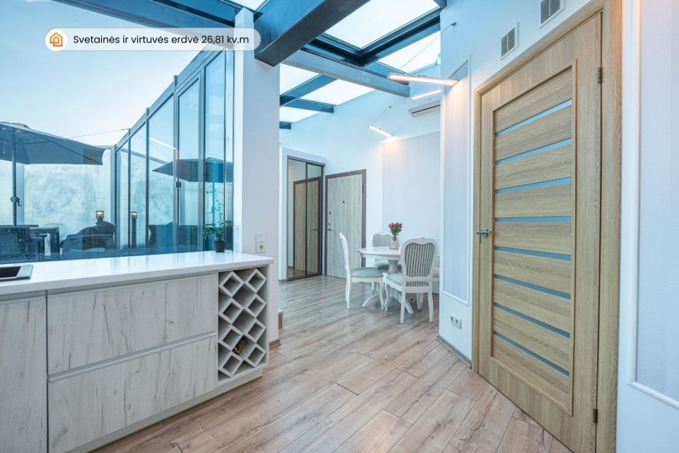 IŠSKIRTINIAI MANSARDINIAI APARTAMENTAI SU ĮSPŪDINGA TERASA KLAIPĖDOS CENTRE, H.MANTO G. 31A