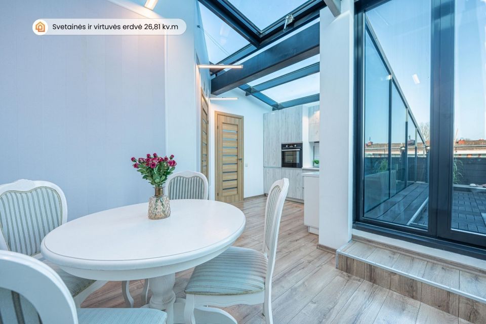 IŠSKIRTINIAI MANSARDINIAI APARTAMENTAI SU ĮSPŪDINGA TERASA KLAIPĖDOS CENTRE, H.MANTO G. 31A