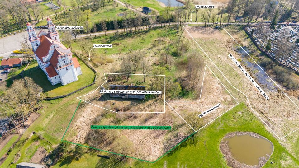 Kurtuvėnų miestelio širdyje, išskirtinėje vietoje, šalia Kurtuvėnų bažnyčios, parduodami sklypai, kurių bendras plotas 124,62 arai.