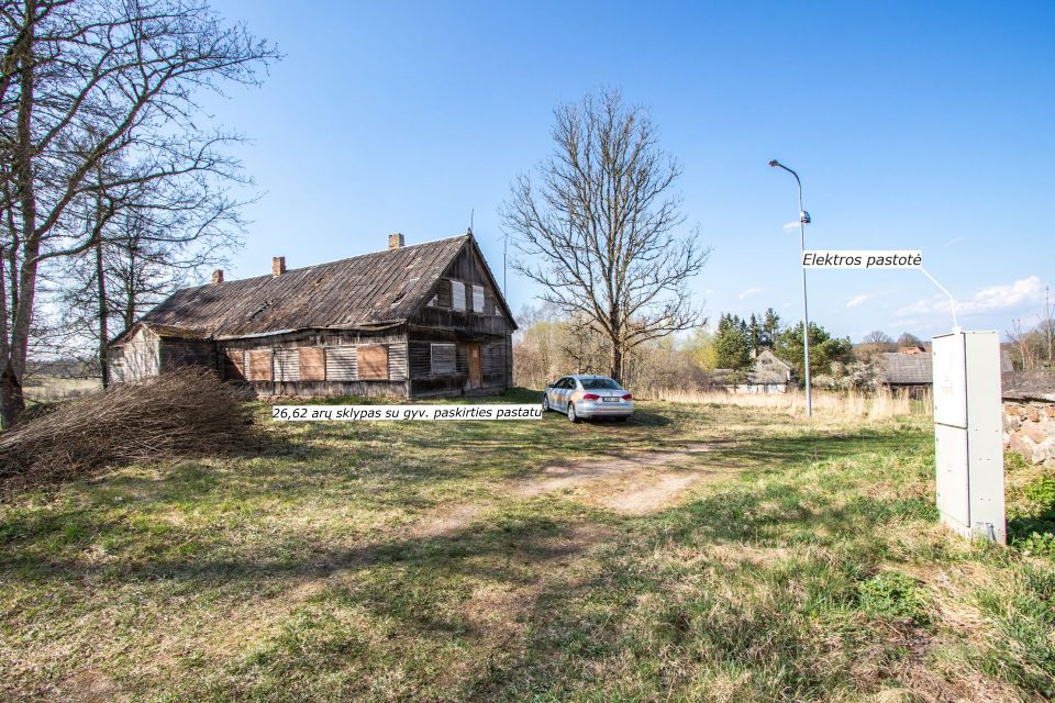 Kurtuvėnų miestelio širdyje, išskirtinėje vietoje, šalia Kurtuvėnų bažnyčios, parduodami sklypai, kurių bendras plotas 124,62 arai.