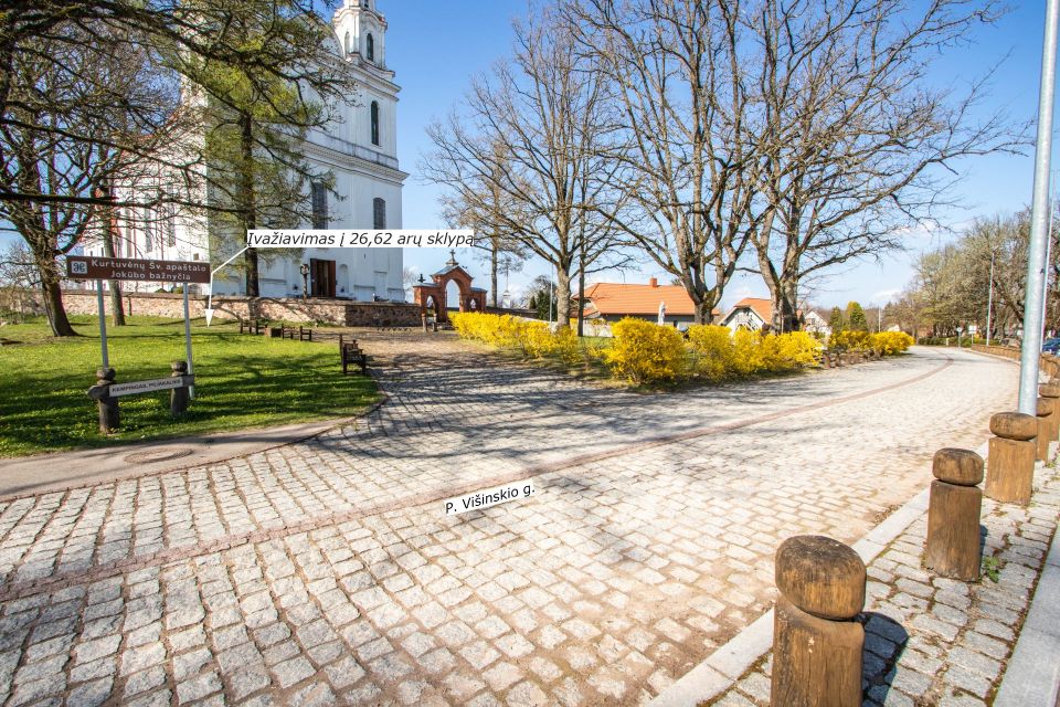 Kurtuvėnų miestelio širdyje, išskirtinėje vietoje, šalia Kurtuvėnų bažnyčios, parduodami sklypai, kurių bendras plotas 124,62 arai.