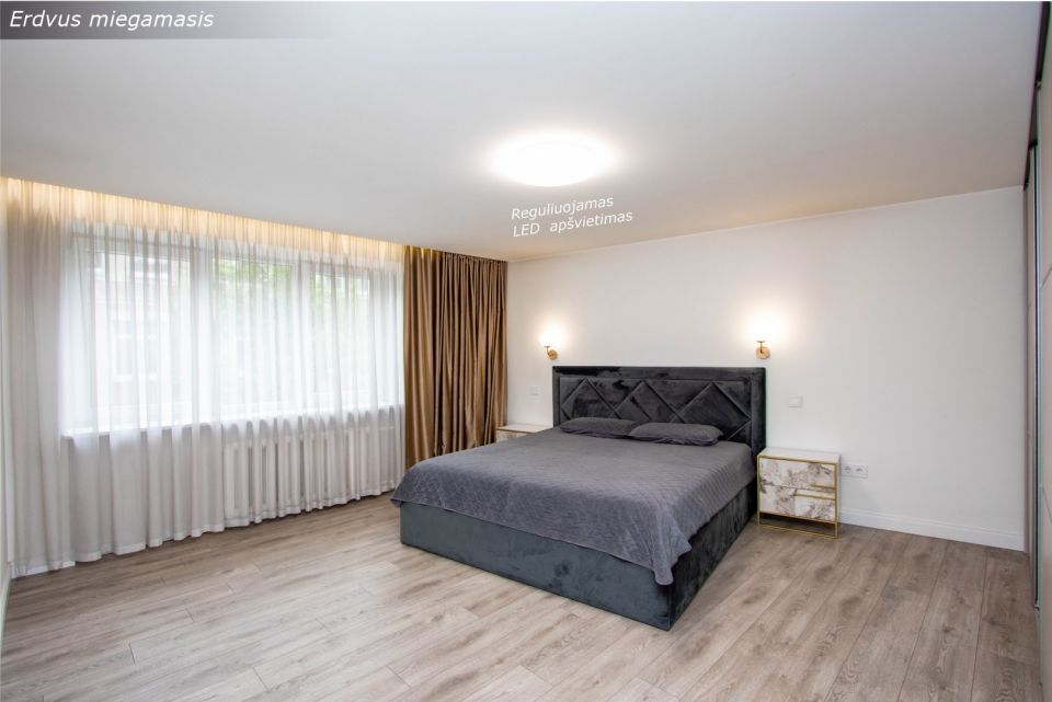 Miesto centre i&scaron;nuomojamas suremontuotas 2 kambarių butas Vasario 16-osios g. 31, &Scaron;iauliuose