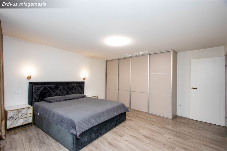 Miesto centre i&scaron;nuomojamas suremontuotas 2 kambarių butas Vasario 16-osios g. 31, &Scaron;iauliuose