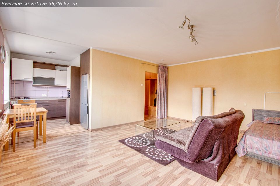 Miesto centre parduodamas erdvus vieno kambario (44,22 kv. m) butas prie pat centrinio bulvaro, Vilniaus g. 217, &Scaron;iauliuose.