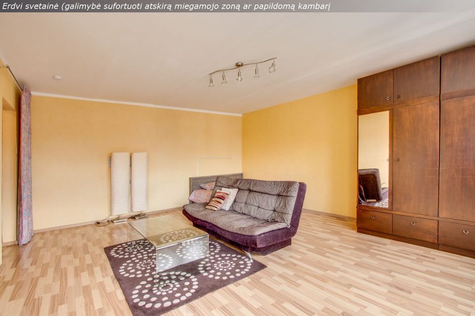 Miesto centre parduodamas erdvus vieno kambario (44,22 kv. m) butas prie pat centrinio bulvaro, Vilniaus g. 217, &Scaron;iauliuose.