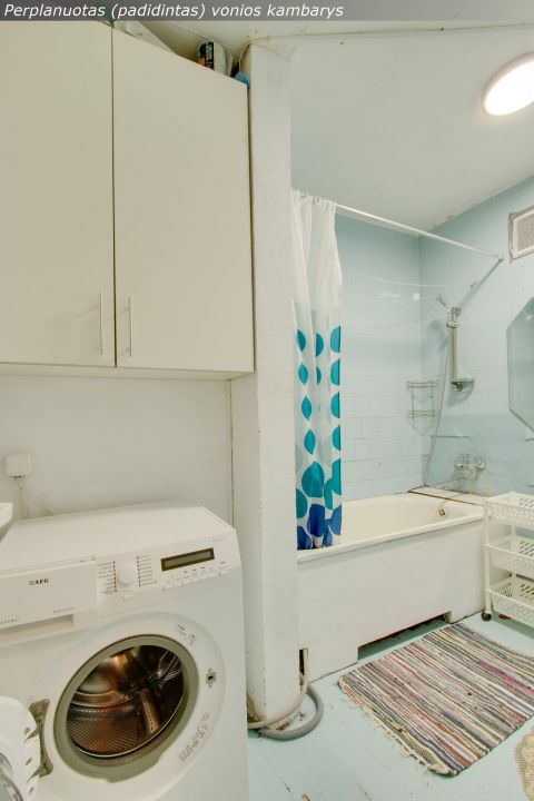 Miesto centre parduodamas erdvus vieno kambario (44,22 kv. m) butas prie pat centrinio bulvaro, Vilniaus g. 217, &Scaron;iauliuose.