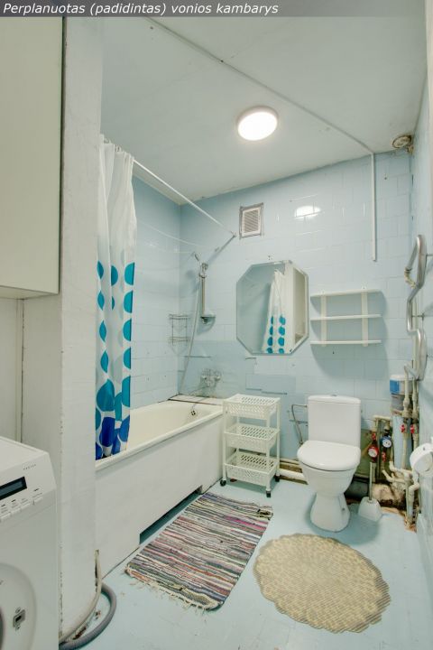 Miesto centre parduodamas erdvus vieno kambario (44,22 kv. m) butas prie pat centrinio bulvaro, Vilniaus g. 217, &Scaron;iauliuose.