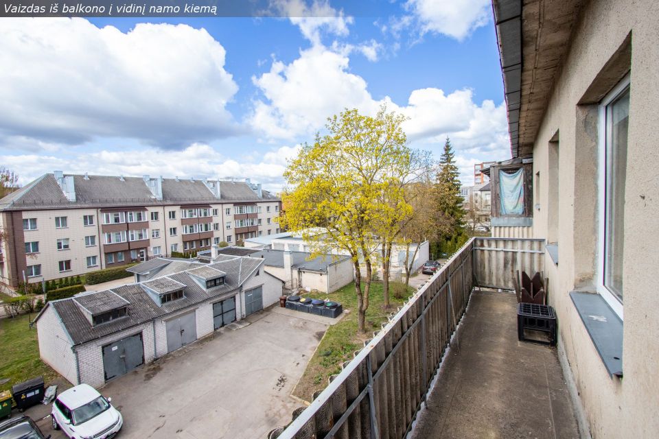 Miesto centre parduodamas erdvus vieno kambario (44,22 kv. m) butas prie pat centrinio bulvaro, Vilniaus g. 217, &Scaron;iauliuose.