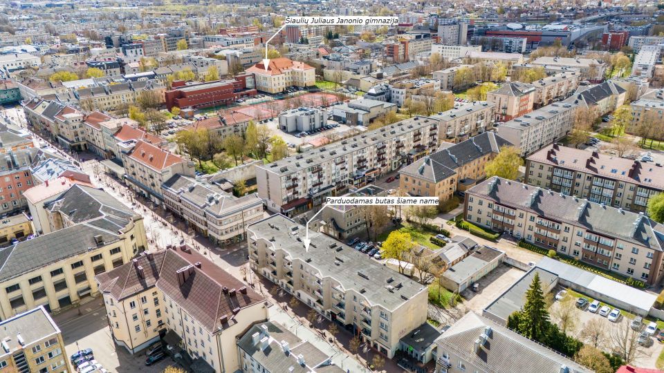 Miesto centre parduodamas erdvus vieno kambario (44,22 kv. m) butas prie pat centrinio bulvaro, Vilniaus g. 217, &Scaron;iauliuose.