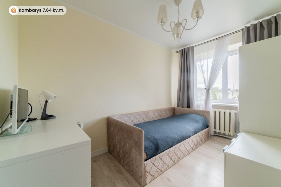 Miesto centre, parduodamas šiuolaikiško interjero 2 kambarių butas, Ežero g. 3, Šiauliuose