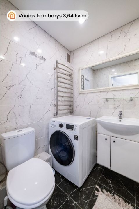 Miesto centre, parduodamas šiuolaikiško interjero 2 kambarių butas, Ežero g. 3, Šiauliuose