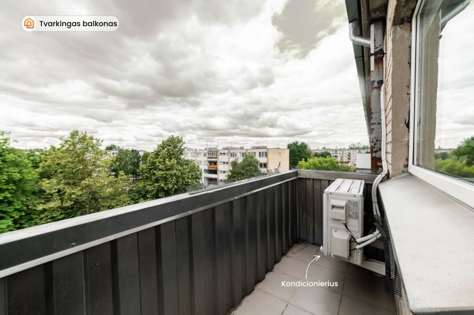 Miesto centre, parduodamas šiuolaikiško interjero 2 kambarių butas, Ežero g. 3, Šiauliuose