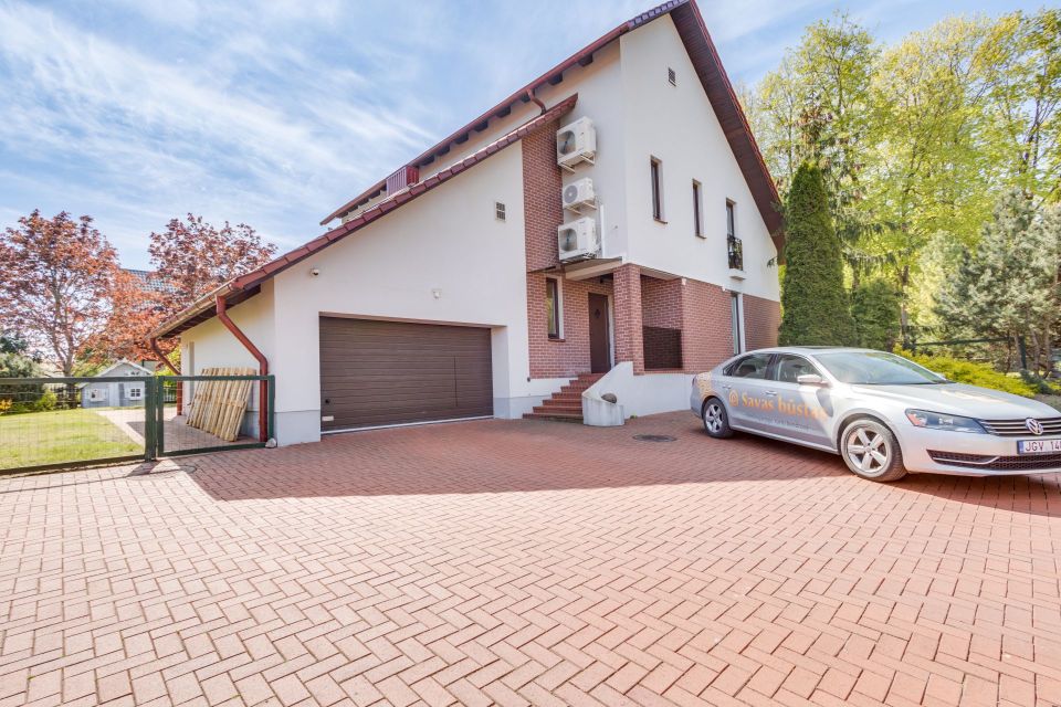 Miesto centriniame parke parduodamas kokybiškai įrengtas namas, S. Lukauskio g. 20, Šiauliuose.