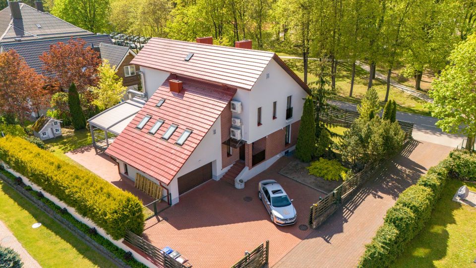 Miesto centriniame parke parduodamas kokybiškai įrengtas namas, S. Lukauskio g. 20, Šiauliuose.
