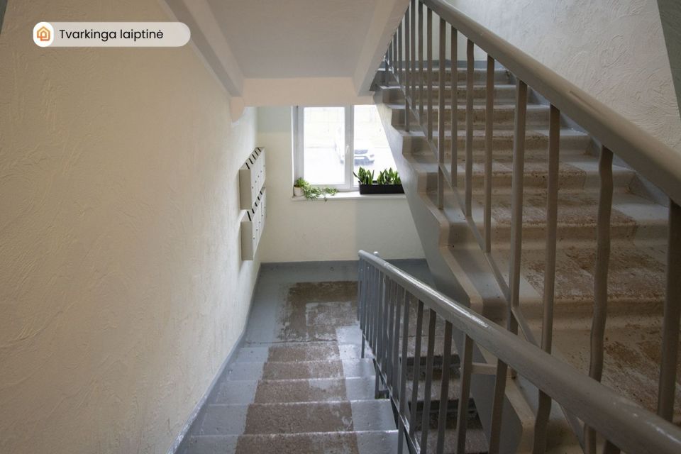 Pačiame Jonavos centre, RENOVUOTAME NAME, Ralio g.8, parduodamas 2 kambarių butas.