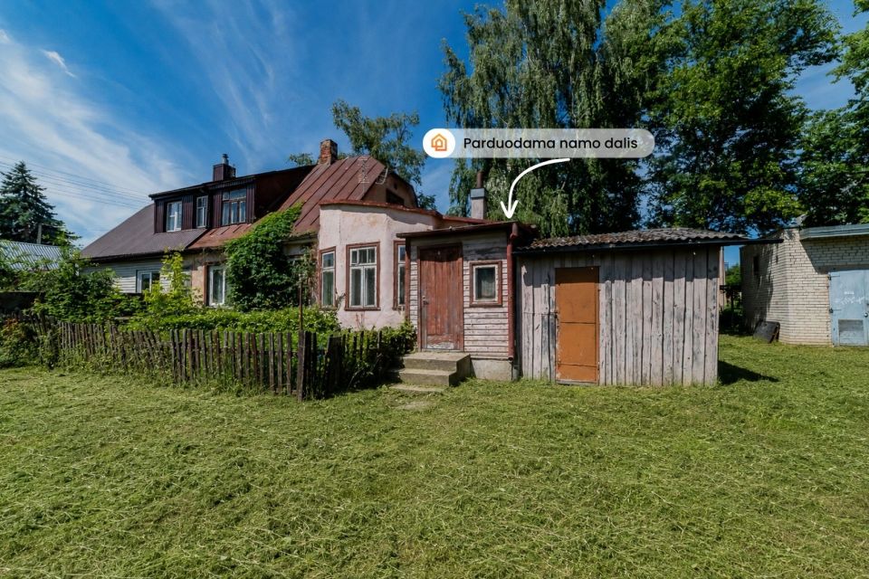 Parduodama 2 kambarių namo dalis su atskiru įėjimu Vaižganto g. 15, Panevėžyje, &scaron;alia Kristaus Karaliaus Katedros