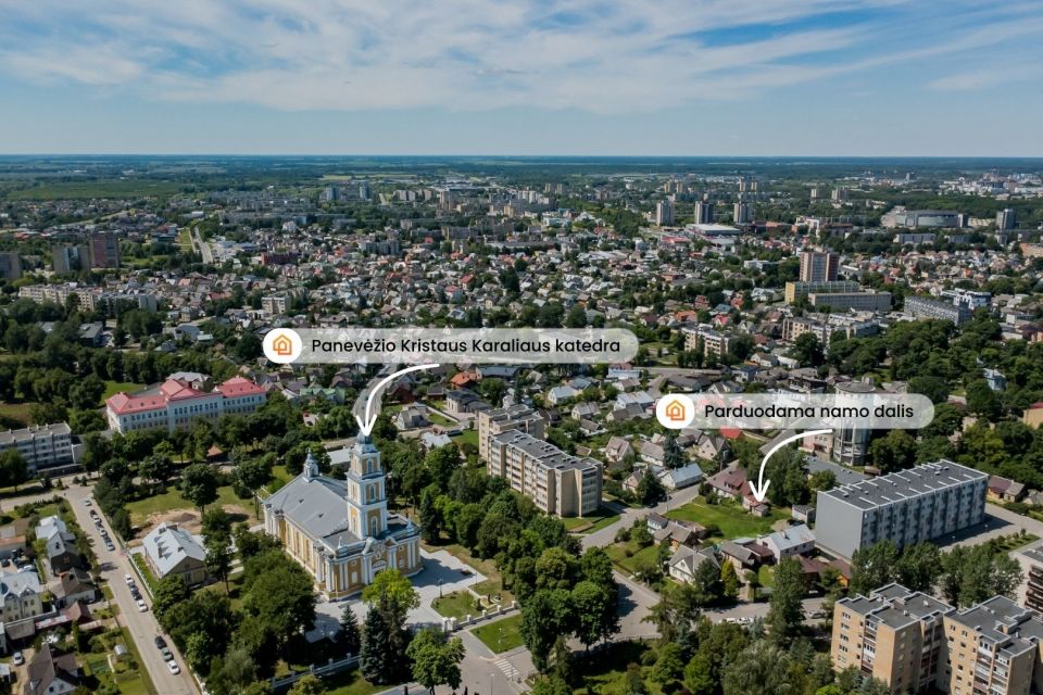 Parduodama 2 kambarių namo dalis su atskiru įėjimu Vaižganto g. 15, Panevėžyje, &scaron;alia Kristaus Karaliaus Katedros