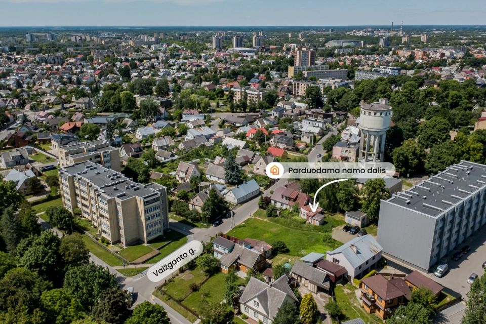 Parduodama 2 kambarių namo dalis su atskiru įėjimu Vaižganto g. 15, Panevėžyje, &scaron;alia Kristaus Karaliaus Katedros