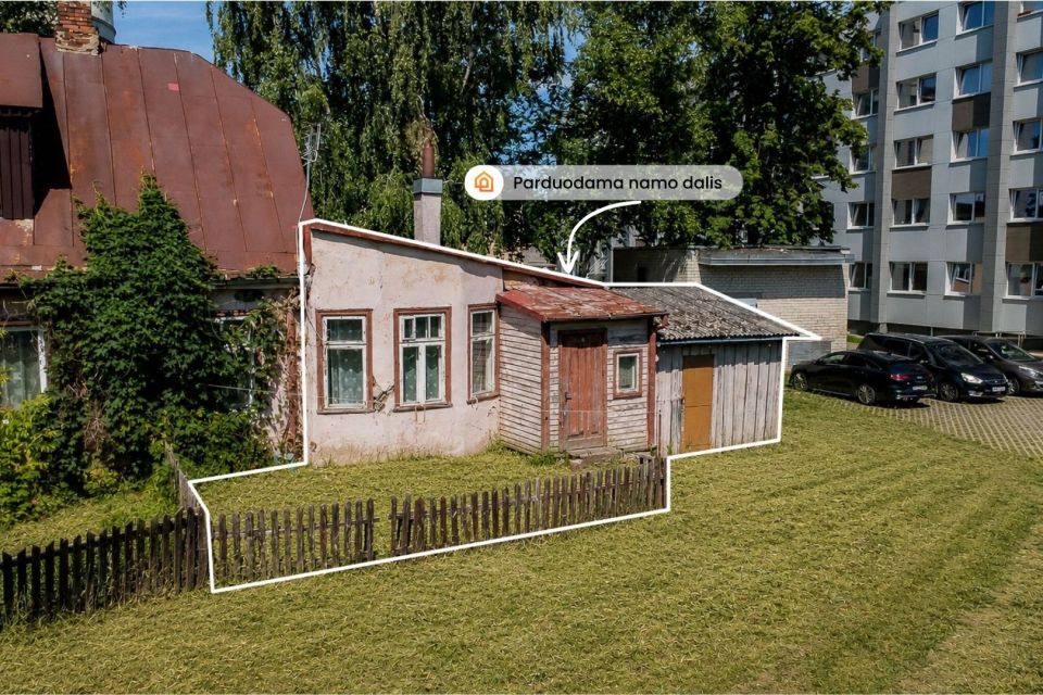 Parduodama 2 kambarių namo dalis su atskiru įėjimu Vaižganto g. 15, Panevėžyje, &scaron;alia Kristaus Karaliaus Katedros