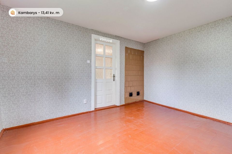 Parduodama įrengta rąstinio namo dalis 42,23 kv. m ploto su sklypo dalimi Radvili&scaron;kyje, Dariaus ir Girėno g. 102.