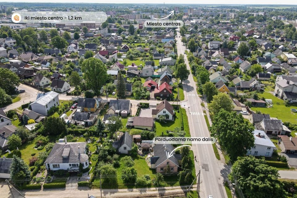 Parduodama įrengta rąstinio namo dalis 42,23 kv. m ploto su sklypo dalimi Radvili&scaron;kyje, Dariaus ir Girėno g. 102.