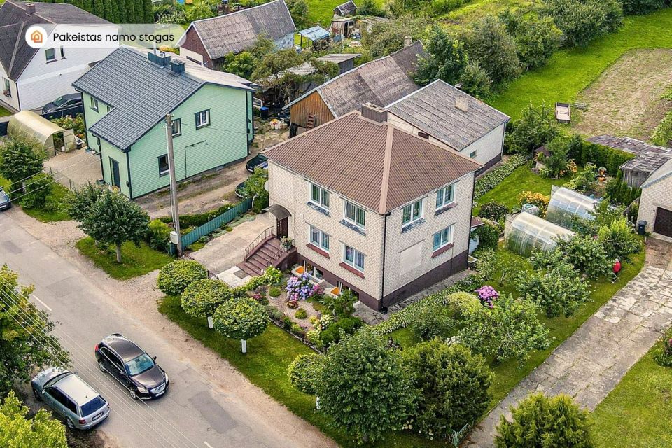 Parduodama mūrinio namo dalis su sklypo dalimi Telšiuose, Durbės g. 11