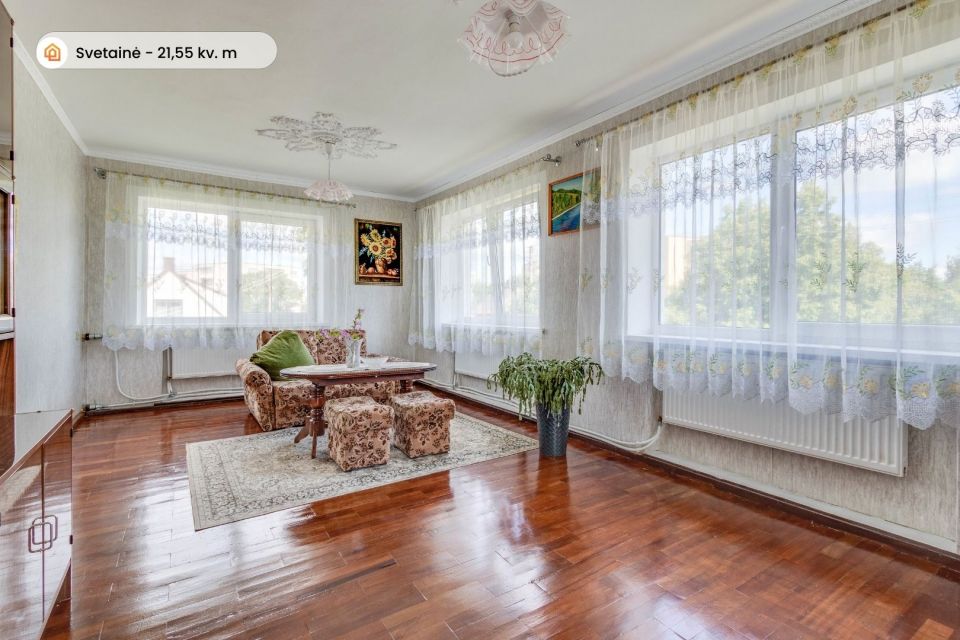 Parduodama mūrinio namo dalis su sklypo dalimi Telšiuose, Durbės g. 11