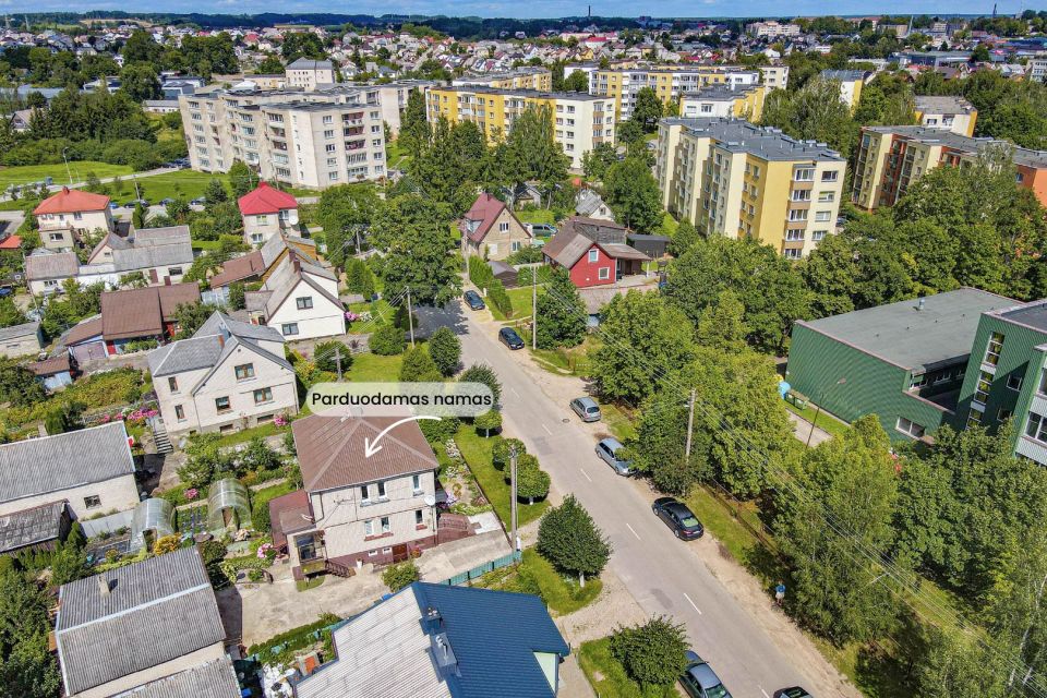 Parduodama mūrinio namo dalis su sklypo dalimi Telšiuose, Durbės g. 11
