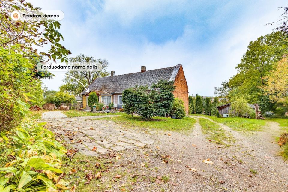 Parduodama namo dalis pačiame Tel&scaron;ių centre, senamiestyje, Kalno g. 10A, Tel&scaron;iai.