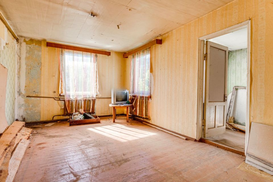 Parduodama namo dalis su sklypo dalimi &Scaron;iauliuose, Kretingos g. 13A, &Scaron;iauliai.