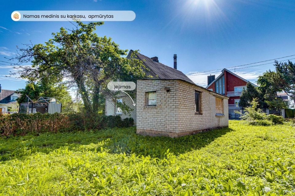 Parduodama namo dalis su sklypo dalimi &Scaron;iauliuose, Kretingos g. 13A, &Scaron;iauliai.