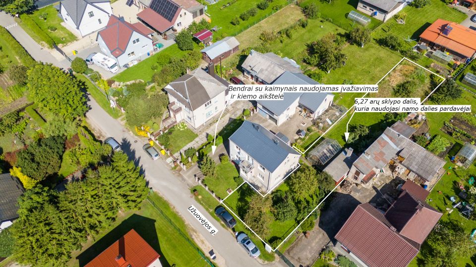Parduodama ½ (pusė) mūrinio namo dalis su 8,32 arų (iš bendro 15,57 a.) sklypu Užuovėjos g. 8, Ginkūnų k., Šiaulių r.