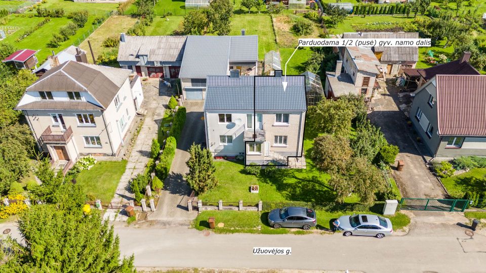 Parduodama ½ (pusė) mūrinio namo dalis su 8,32 arų (iš bendro 15,57 a.) sklypu Užuovėjos g. 8, Ginkūnų k., Šiaulių r.