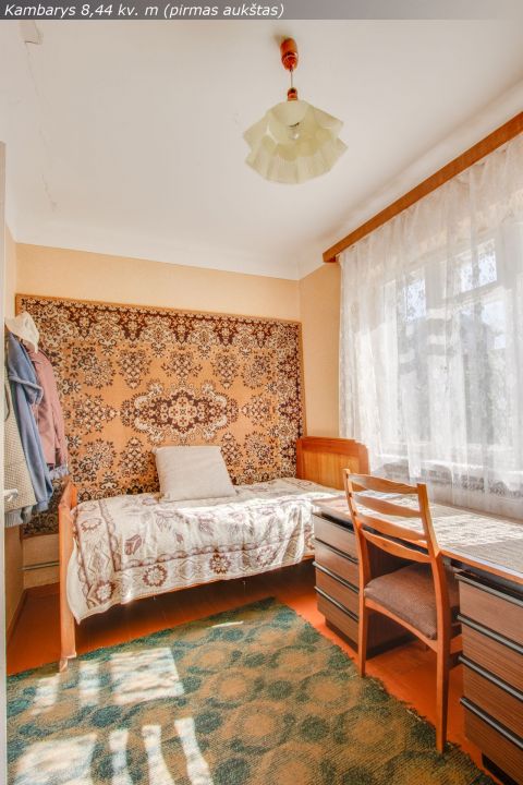 Parduodama ½ (pusė) mūrinio namo dalis su 8,32 arų (iš bendro 15,57 a.) sklypu Užuovėjos g. 8, Ginkūnų k., Šiaulių r.
