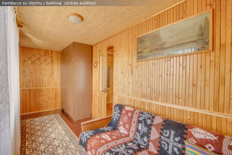 Parduodama ½ (pusė) mūrinio namo dalis su 8,32 arų (iš bendro 15,57 a.) sklypu Užuovėjos g. 8, Ginkūnų k., Šiaulių r.