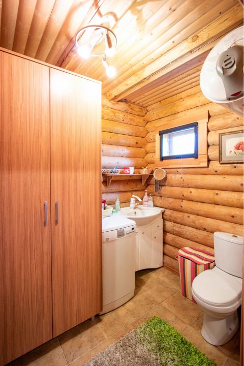 Parduodama sodyba ant ežero kranto, gamtos apsuptyje Radviliškio r., Kurklių k.