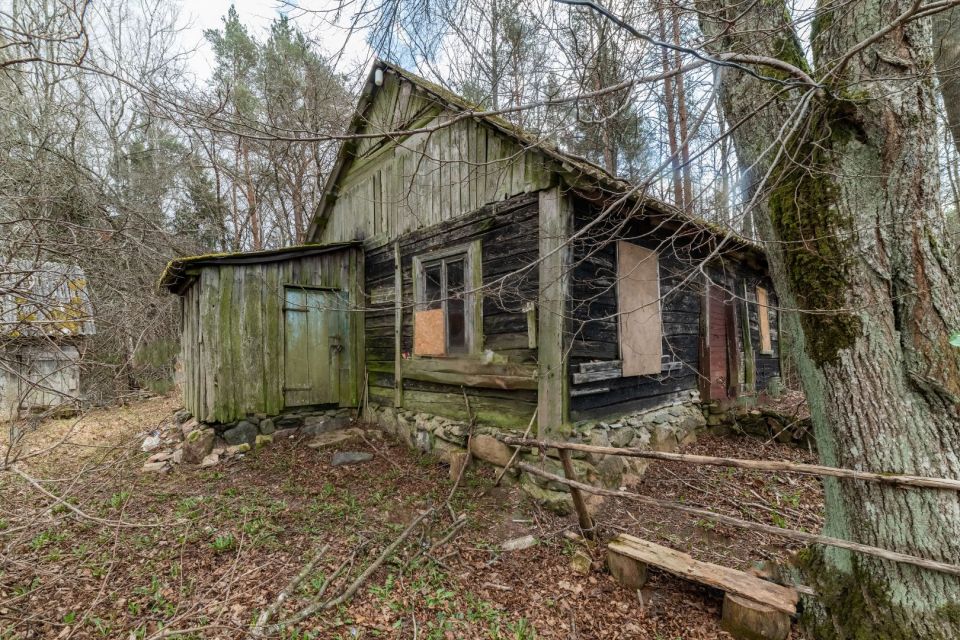 Parduodama sodyba gamtos apsuptyje, netoli Svilės &scaron;altinių &ndash; Gudmoni&scaron;kės k., Kelmės r.