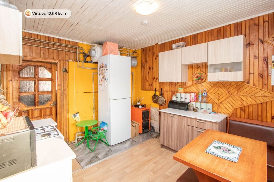 Parduodama sodyba Kelmės r., Grimzių k. 43 su mūriniu 60,69 kv.m. namu ir 25 arų sklypu