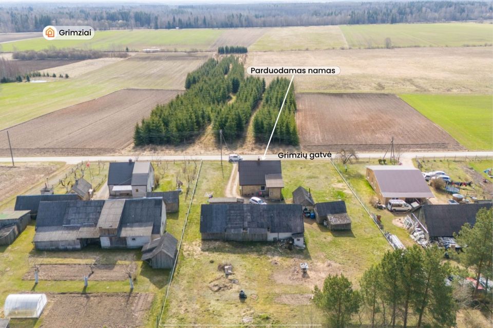 Parduodama sodyba Kelmės r., Grimzių k. 43 su mūriniu 60,69 kv.m. namu ir 25 arų sklypu