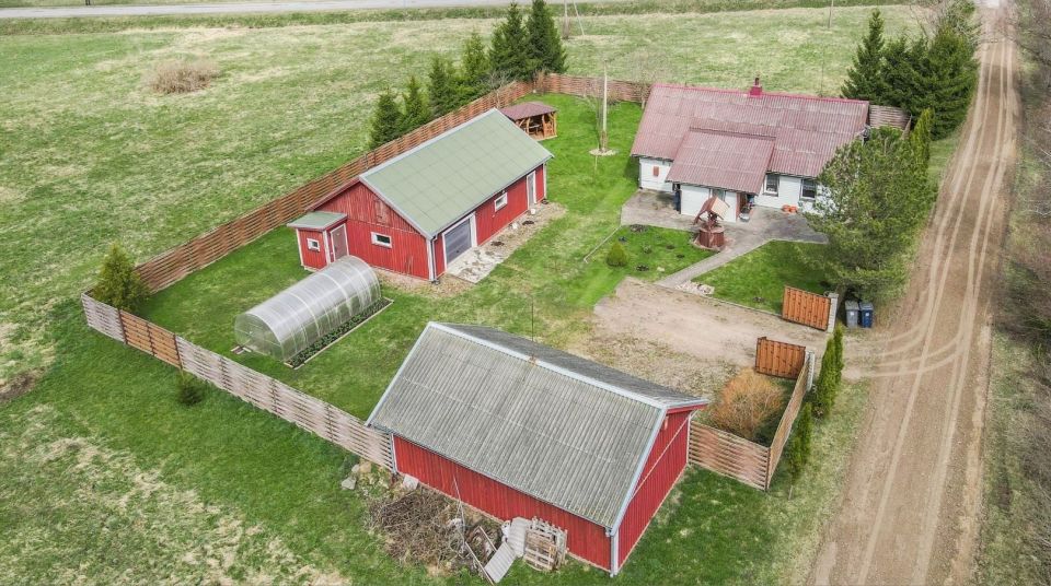 Parduodama sodyba Platelių g., Laivių k., Kretingos r.