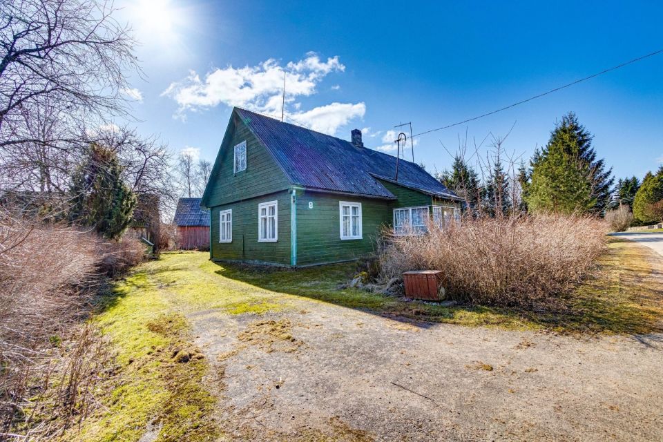 Parduodama sodyba su 7,36 ha bendro ploto sklypais Platelių g. 5, Žemaičių Kalvarijoje, Plungės r.