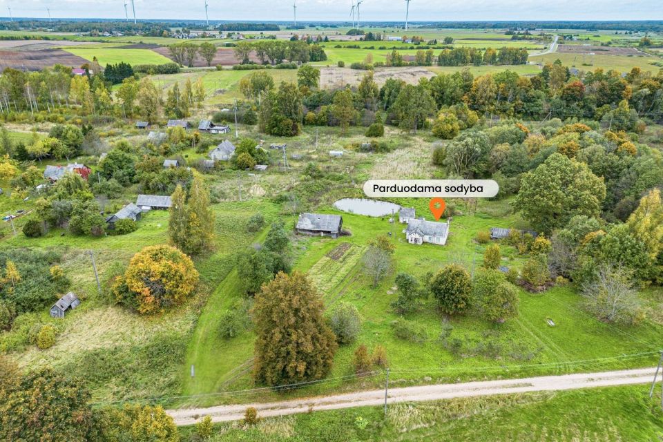 Parduodama sodyba su 81 aro ploto sklypu, Tel&scaron;ių r., Pabalvės k. Vainočių g. 46.