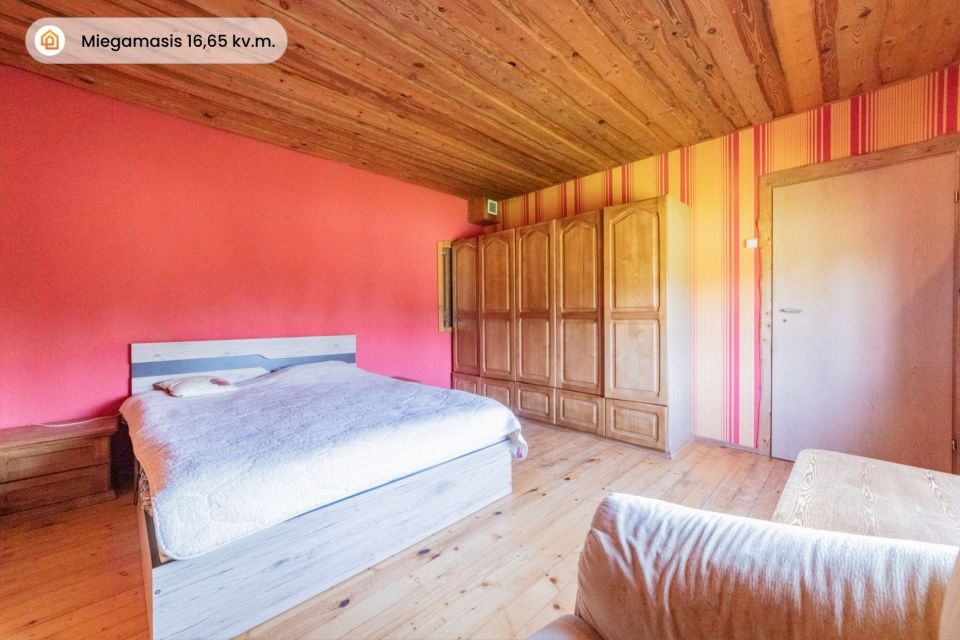 Parduodama sodyba miškų apsuptyje, Telšių r., Sarakų II k. su 3 ha sklypu ir tvenkiniu