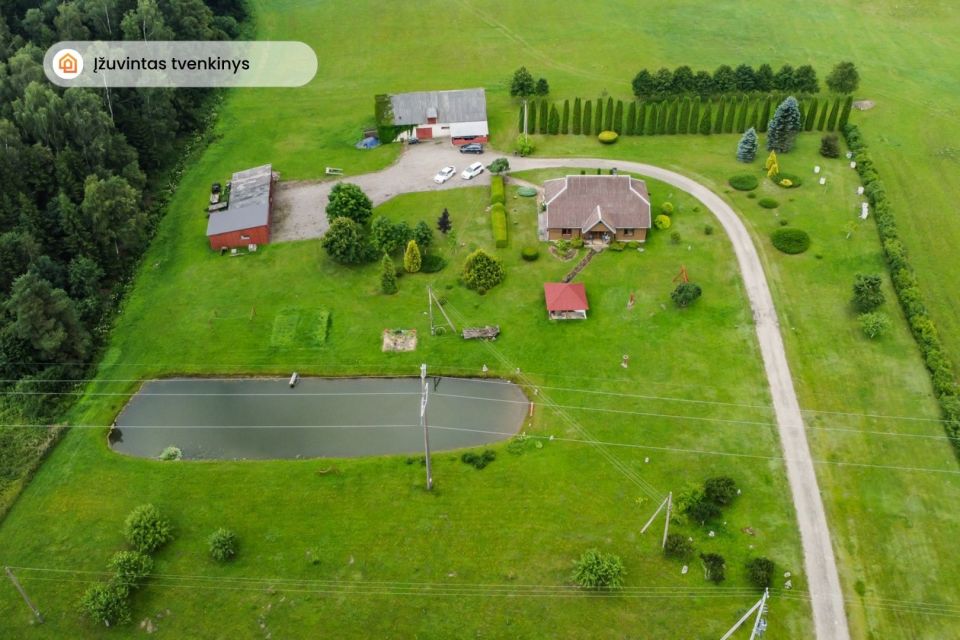 Parduodama sodyba miškų apsuptyje, Telšių r., Sarakų II k. su 3 ha sklypu ir tvenkiniu