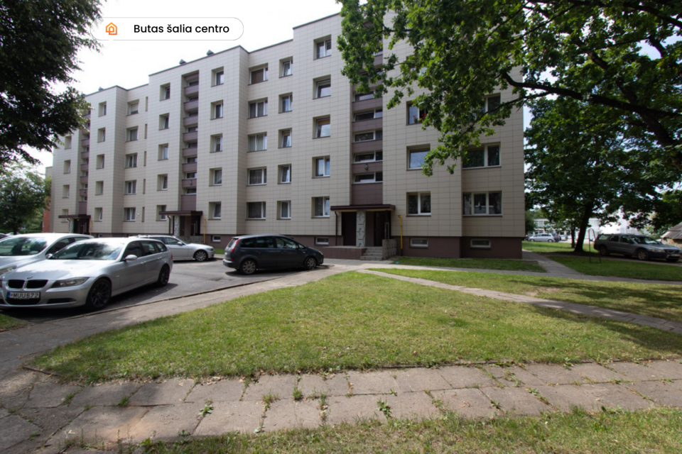 Parduodamas 1 kambario butas centre, renovuotame name, J. Tumo- Vaižganto g. 6, Mažeikiuose
