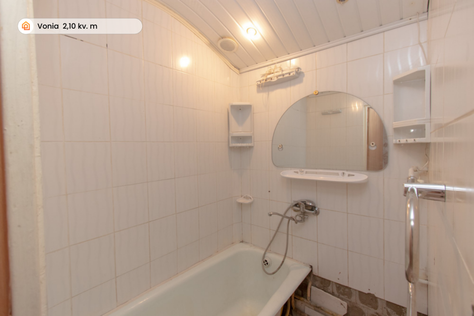 Parduodamas 1 kambario butas centre, renovuotame name, J. Tumo- Vaižganto g. 6, Mažeikiuose